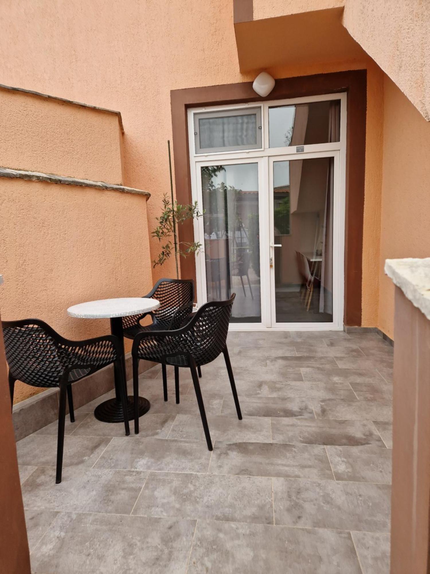Aurelia Apartments, Vir Ngoại thất bức ảnh
